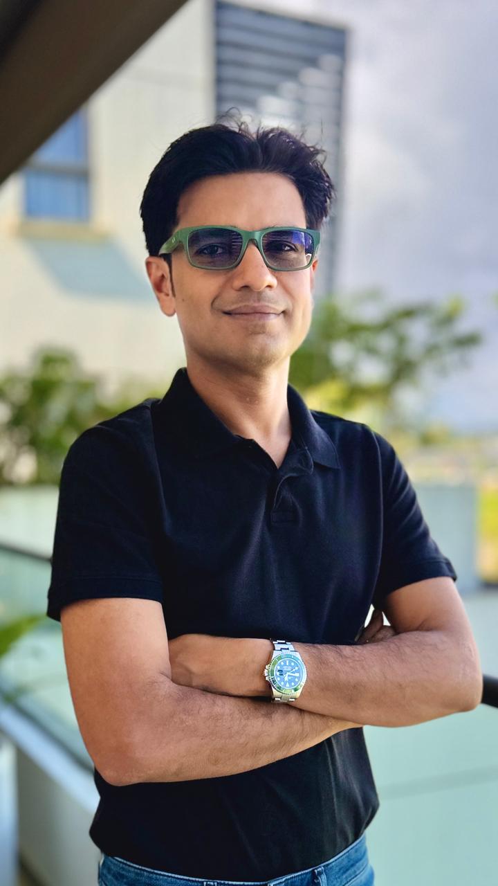 Portrait of Dr. Deepak Vashisht